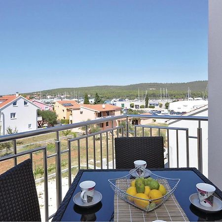 1 Bedroom Cozy Apartment In Bibinje Luaran gambar